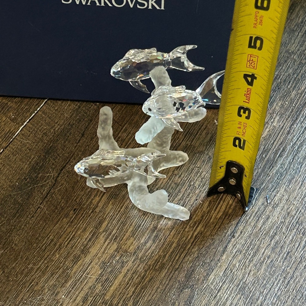 Swarovski School of Fish Crystal Figurine South Sea Frosted Coral Base 3 fish - Picture 8 of 9